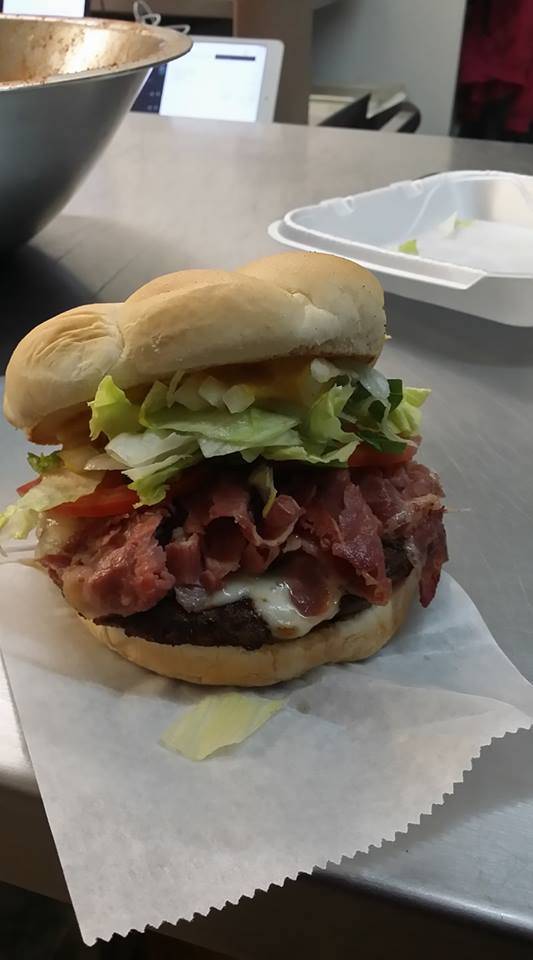 Vienna Market | restaurant | 5615 Woodland Ave, Cleveland, OH 44104, USA | 2168813733 OR +1 216-881-3733