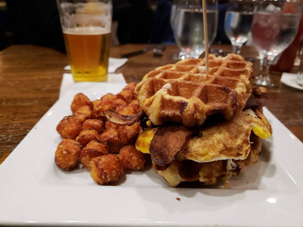 Blue Hills Grille | restaurant | 2790 Washington St, Canton, MA 02021, USA | 3392374700 OR +1 339-237-4700