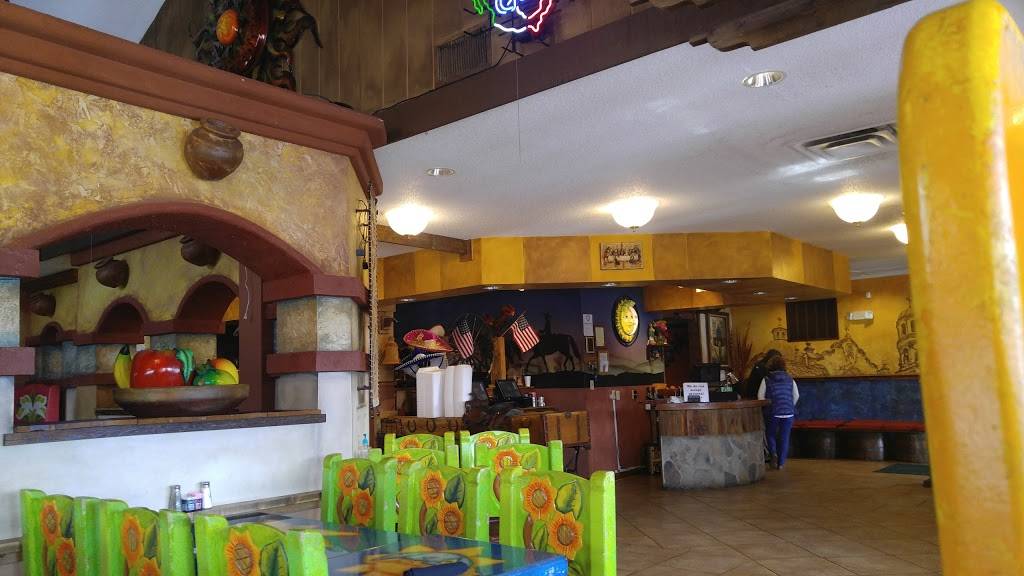 El Carreton Mexican Restaurant | restaurant | 910 E Greenville Pike, Winchester, IN 47394, USA | 7655843124 OR +1 765-584-3124