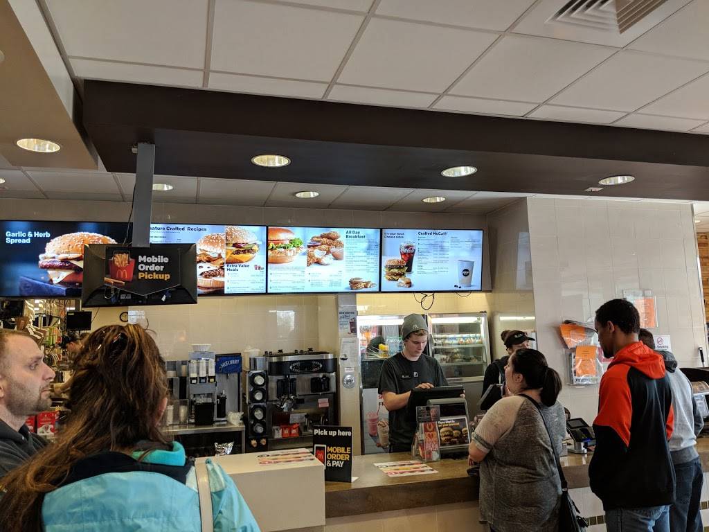 McDonalds | cafe | 909 E Wishkah St, Aberdeen, WA 98520, USA | 3605331533 OR +1 360-533-1533