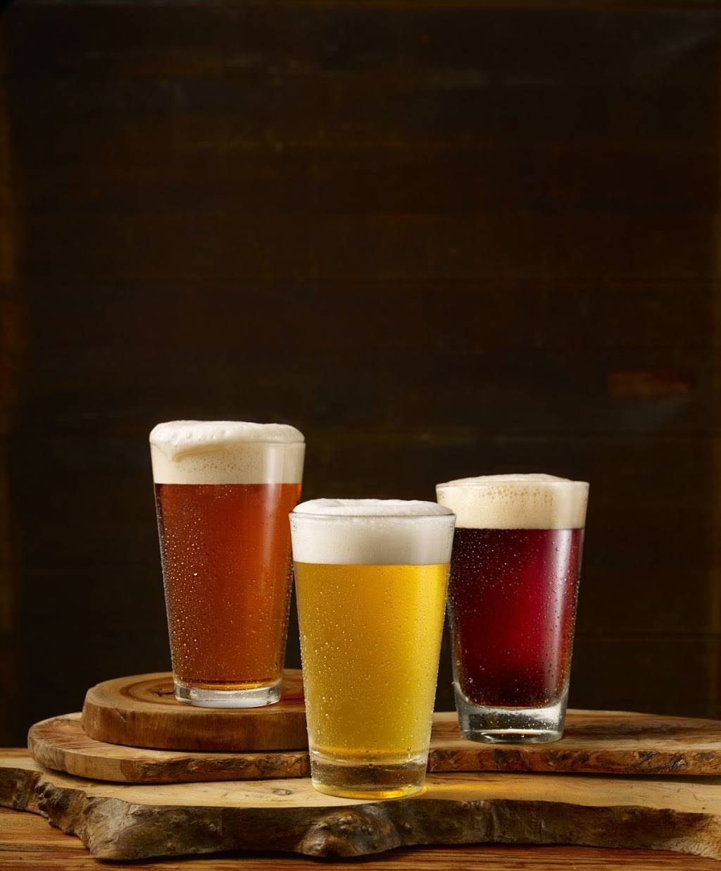 Studio Movie Grill | restaurant | 822 Town and Country Blvd, Houston, TX 77024, USA | 7134614449 OR +1 713-461-4449