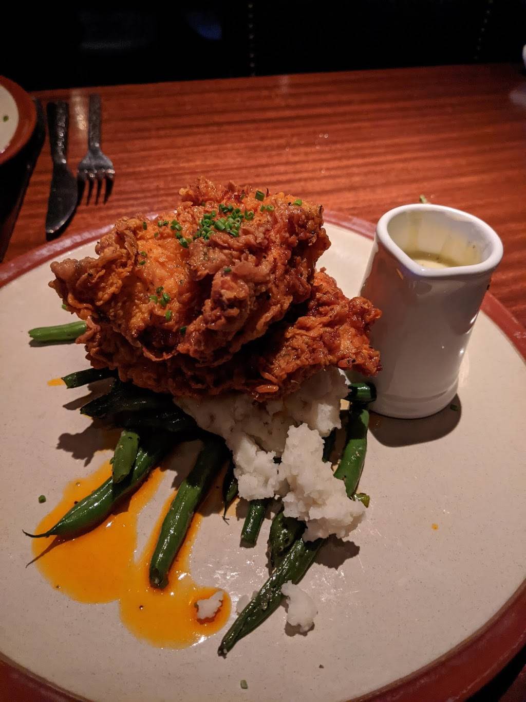 Tavern House Kitchen + Bar | restaurant | 333 Bayside Dr, Newport Beach, CA 92660, USA | 9496738464 OR +1 949-673-8464