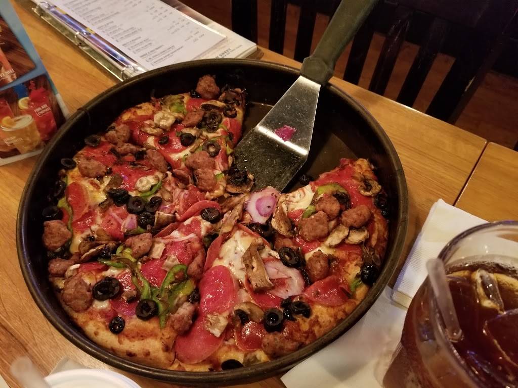 Old Chicago Pizza and Taproom | restaurant | 5319 E Mockingbird Ln #100, Dallas, TX 75206, USA | 2148215700 OR +1 214-821-5700