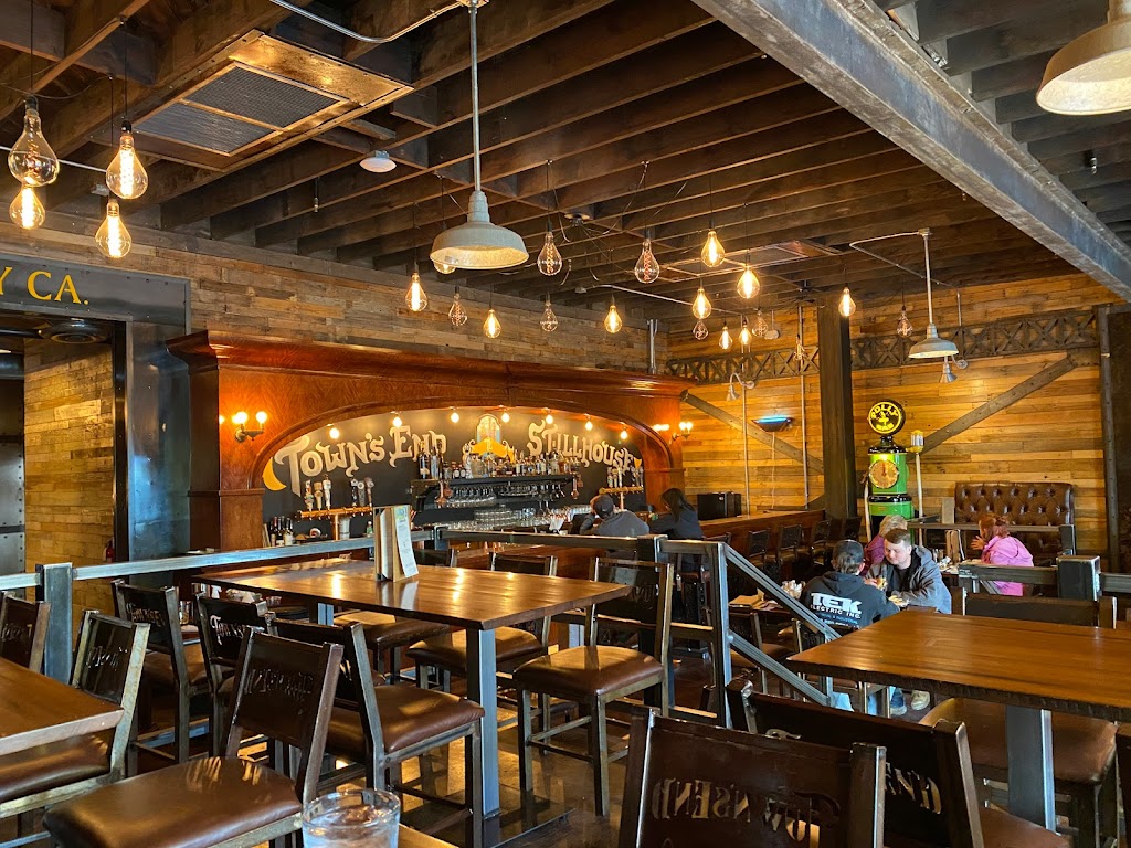 Towns End Still House and Grill | restaurant | 22020 CA-18, Apple Valley, CA 92307, USA | 7609618696 OR +1 760-961-8696