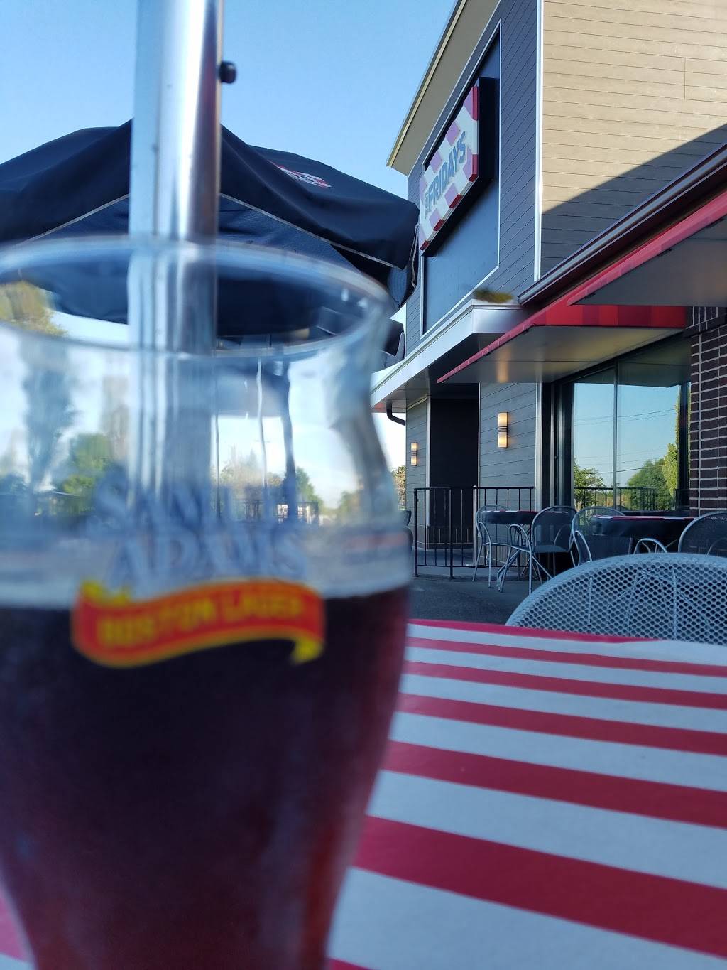 TGI Fridays | restaurant | 125 White Spruce Blvd, Rochester, NY 14623, USA | 5854246700 OR +1 585-424-6700