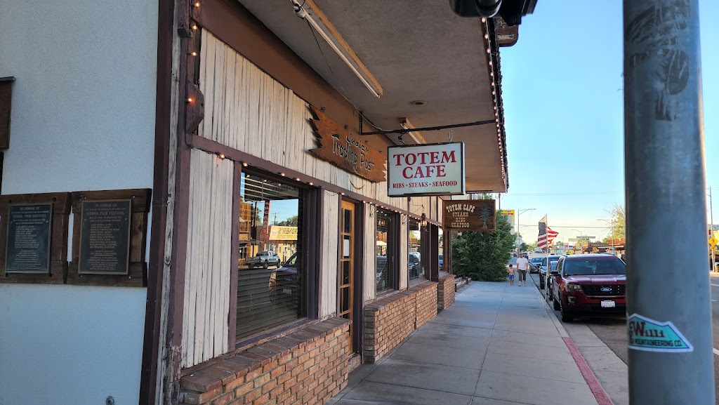 Totem Cafe | restaurant | 131 S Main St, Lone Pine, CA 93545, USA | 7608764726 OR +1 760-876-4726