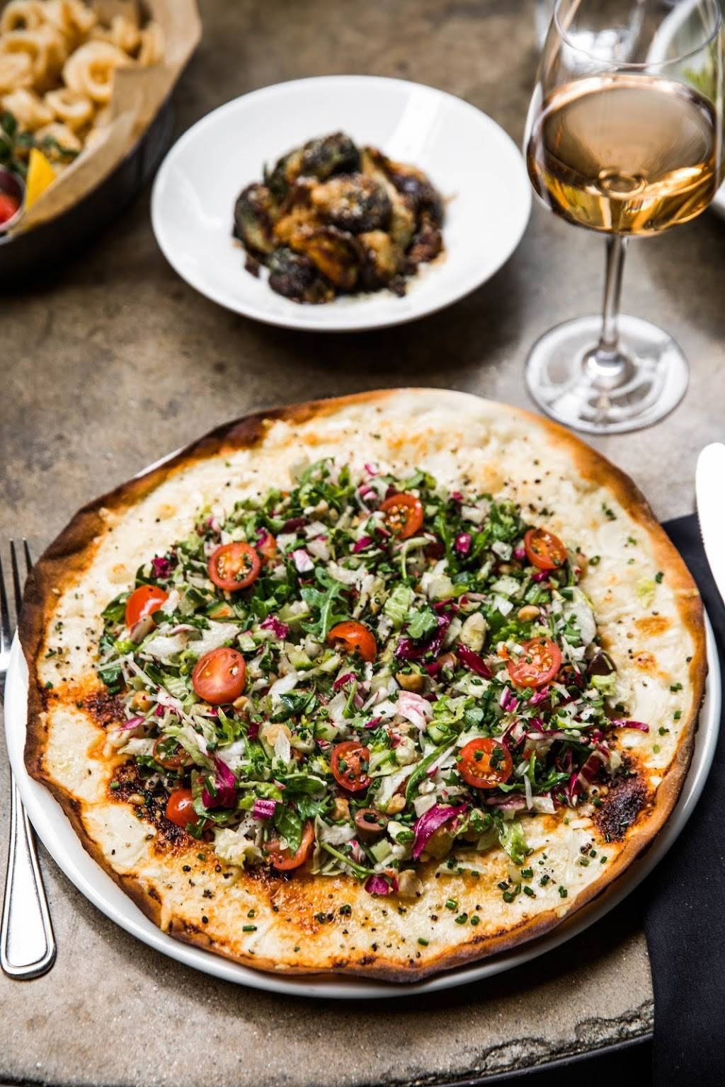 Stella Barra Pizzeria | meal takeaway | 1954 N Halsted St, Chicago, IL 60614, USA | 7736344101 OR +1 773-634-4101