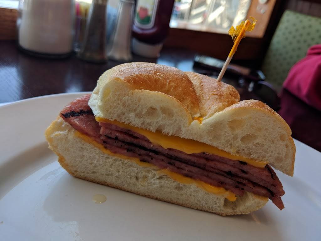 Pauls Family Diner | restaurant | 320 US-46, Mountain Lakes, NJ 07046, USA | 9736274436 OR +1 973-627-4436