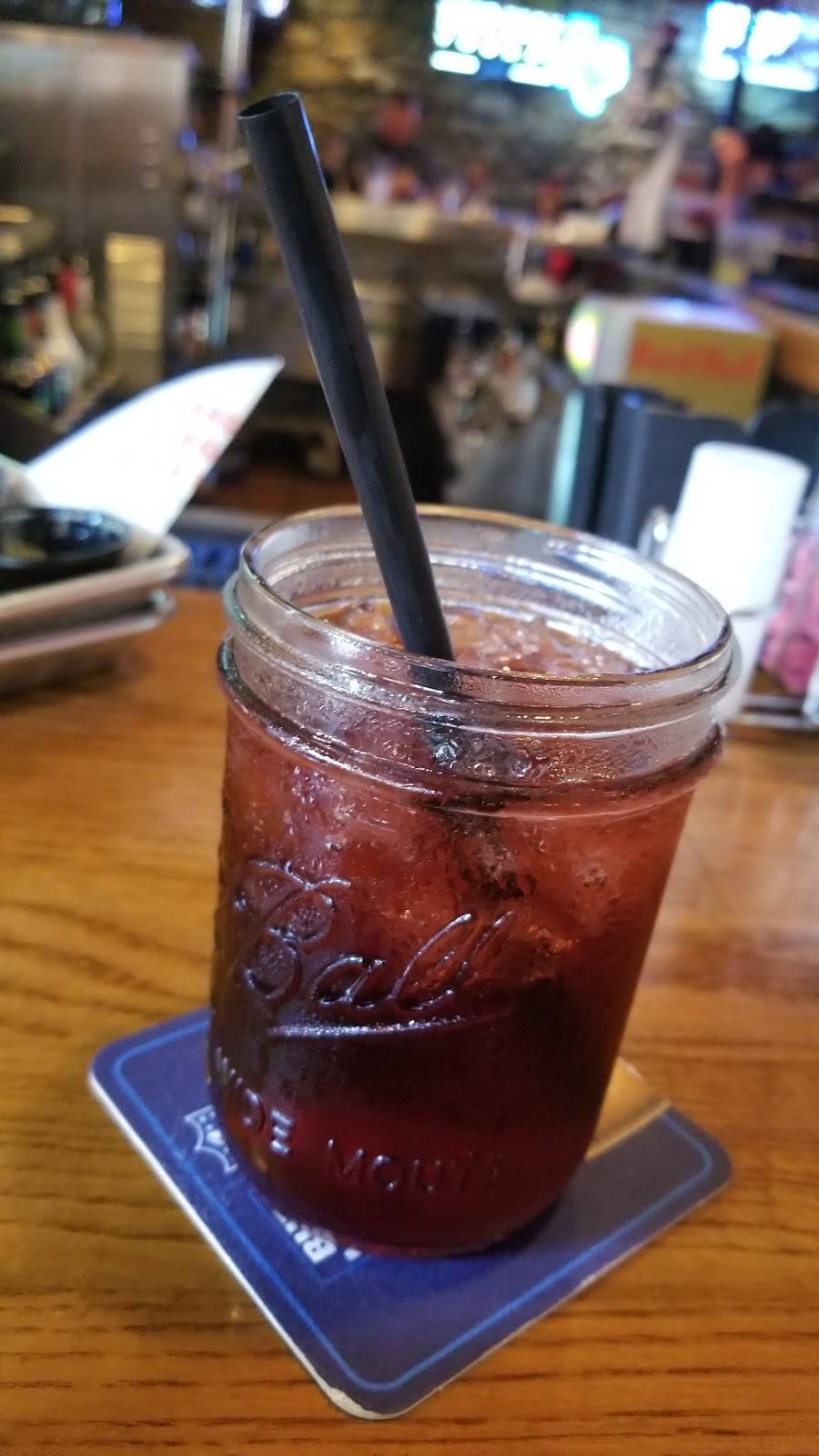 Jakes Burgers and Beer | restaurant | 515 Main St, Fort Worth, TX 76102, USA | 8173325253 OR +1 817-332-5253