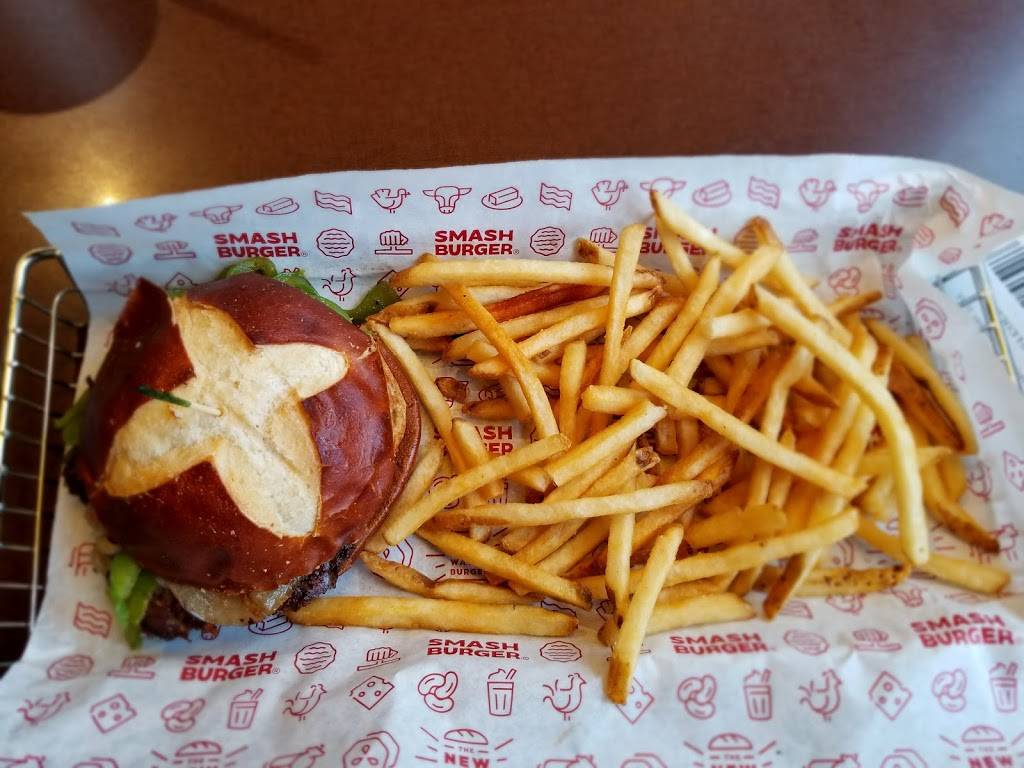 Smashburger | restaurant | 1981 Zumbehl Rd, St Charles, MO 63303, USA | 6367246777 OR +1 636-724-6777
