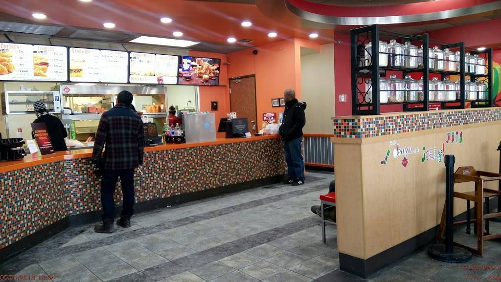 Popeyes | restaurant | 3493 Kingston Rd, Scarborough, ON M1M 1R4, Canada | 4162673875 OR +1 416-267-3875