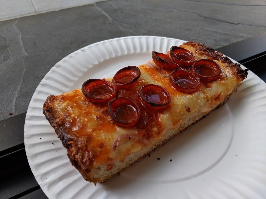 Best Pizza Shop | restaurant | 32-20 34th Ave, Queens, NY 11106, USA | 7188061553 OR +1 718-806-1553