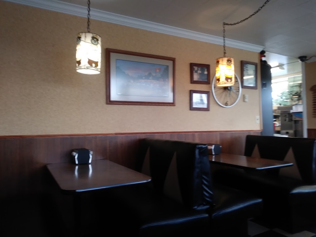 A&W Restaurant | restaurant | 530 8th St, Myrtle Point, OR 97458, USA | 5415722411 OR +1 541-572-2411