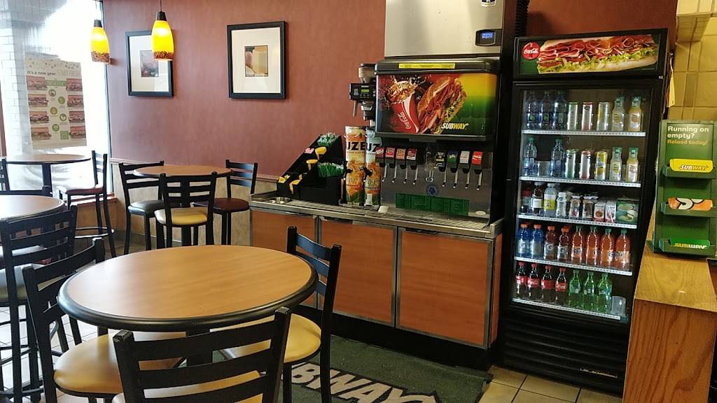 Subway Restaurants | restaurant | 9044 Overland Plaza, Overland, MO 63114, USA | 3147330199 OR +1 314-733-0199