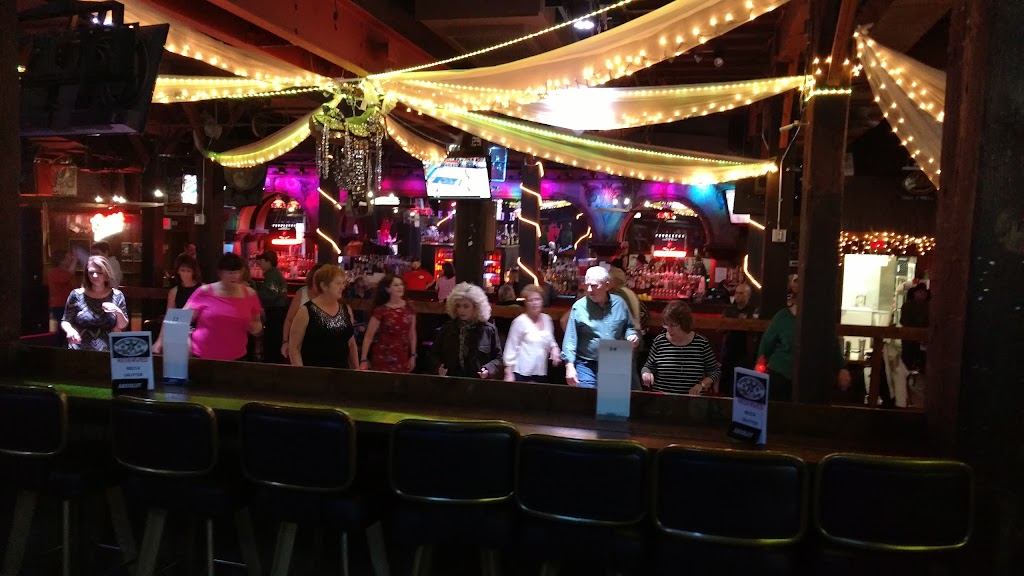 Bushwackers Saloon & Dance Hall | restaurant | 7401 Main St, Ralston, NE 68127, USA | 5318673768 OR +1 531-867-3768