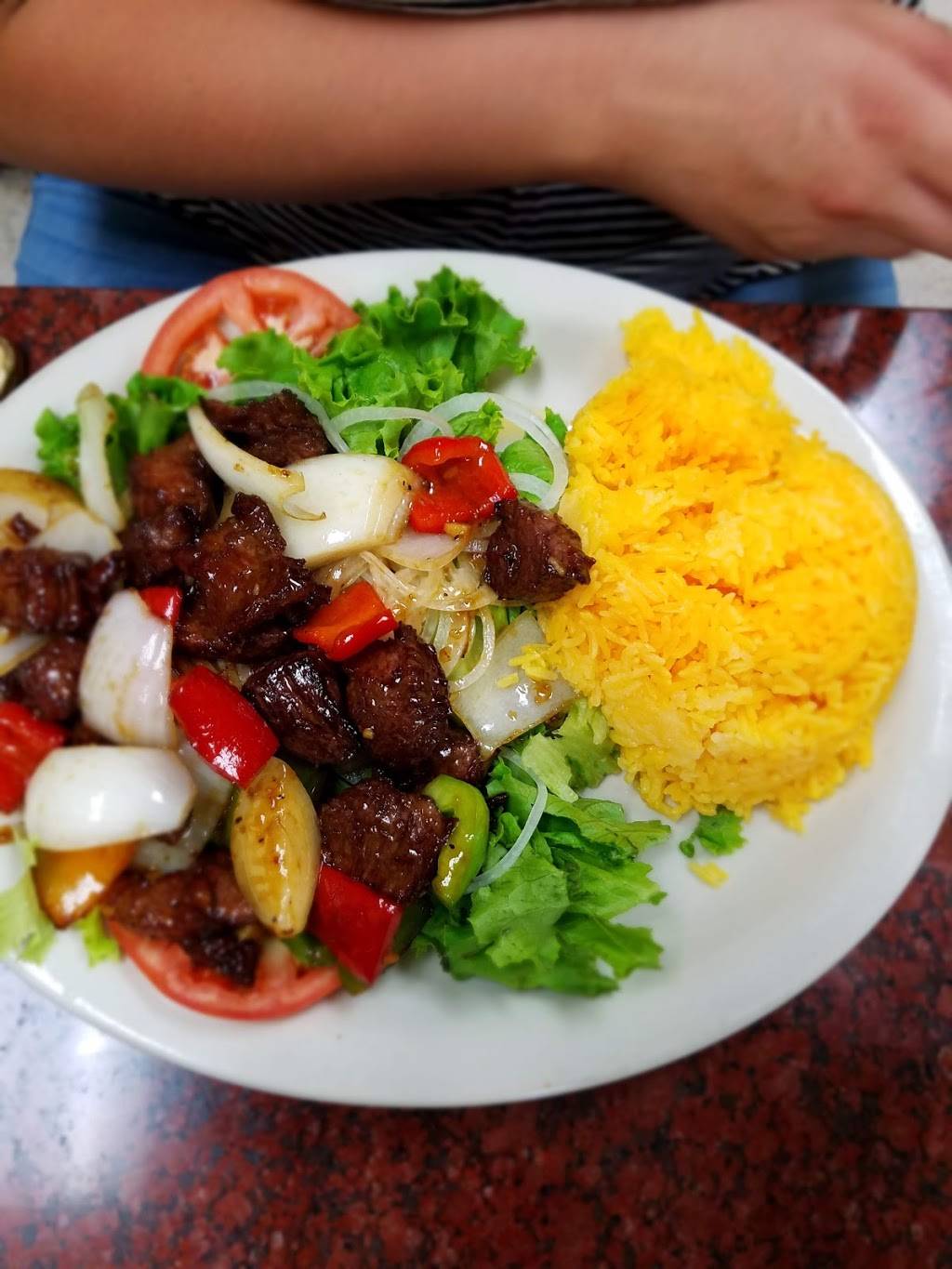 iPho | restaurant | 1072 S Brookhurst Rd, Fullerton, CA 92833, USA | 7145254444 OR +1 714-525-4444