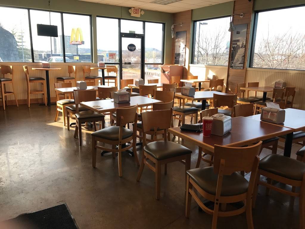 Jersey Mikes Subs | meal takeaway | 2050 Rosa L Parks Blvd, Nashville, TN 37228, USA | 6152557760 OR +1 615-255-7760