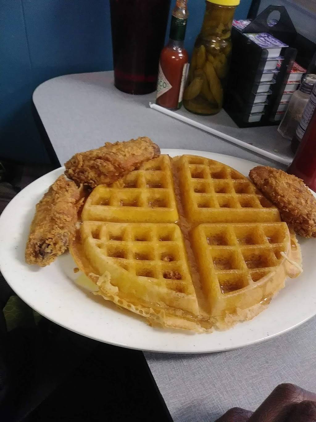 Franks Grill | restaurant | 5901 Clinton Dr, Houston, TX 77020, USA | 7136744571 OR +1 713-674-4571