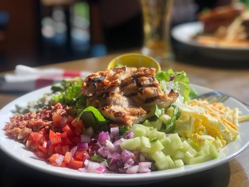 TGI Fridays | restaurant | 1 Brewers Way, Milwaukee, WI 53214, USA | 4149024201 OR +1 414-902-4201