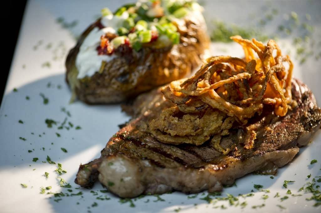 TBonz Gill & Grill | restaurant | 1668 Old Towne Rd, Charleston, SC 29407, USA | 8435562478 OR +1 843-556-2478