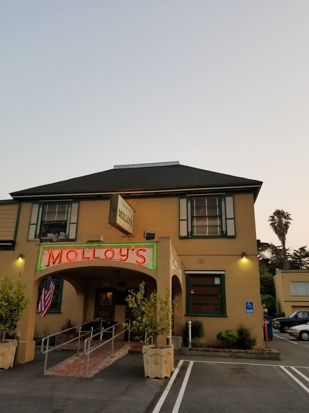 Molloys | night club | 1655 Mission Rd #6, South San Francisco, CA 94080, USA | 6502704853 OR +1 650-270-4853