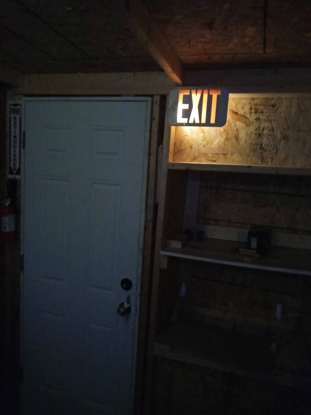 AirWingz | restaurant | 2021 Fenmore Dr, Flint, MI 48504, USA | 8108934739 OR +1 810-893-4739