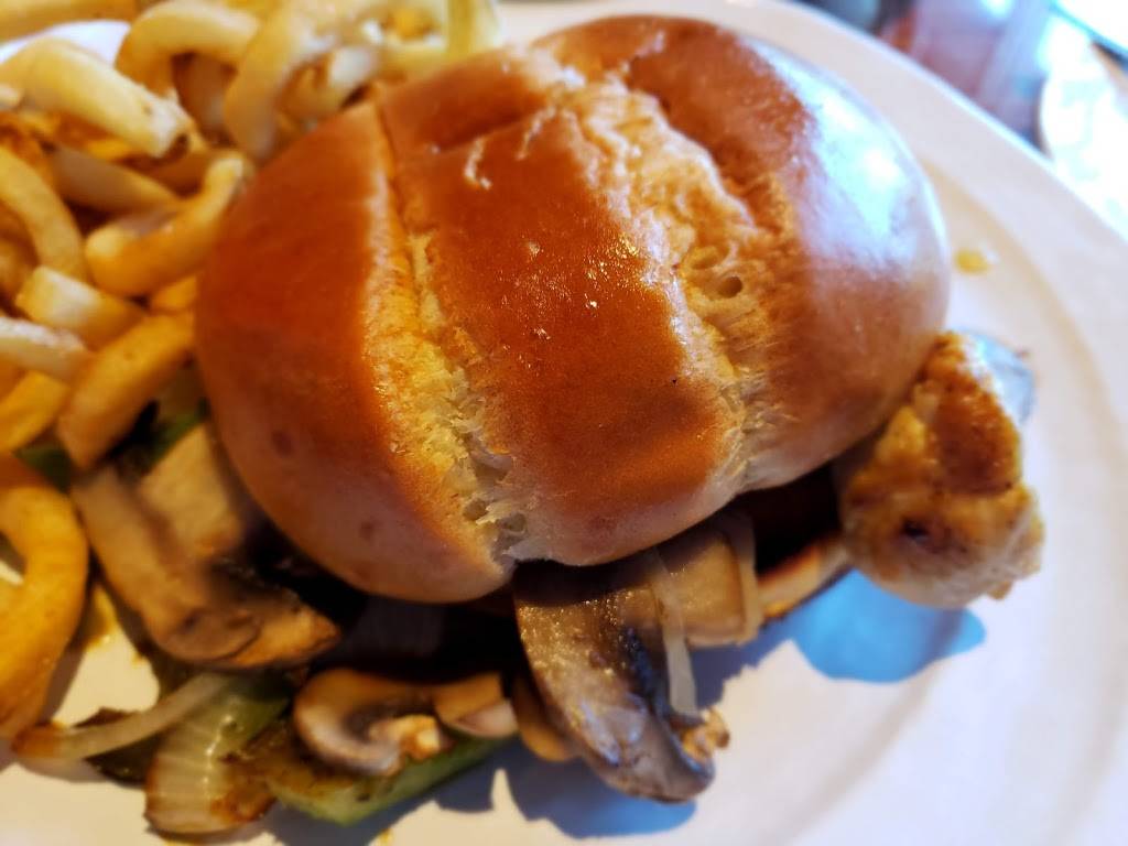 Hooters | restaurant | 10060 Fairfax Blvd, Fairfax, VA 22030, USA | 7033595850 OR +1 703-359-5850