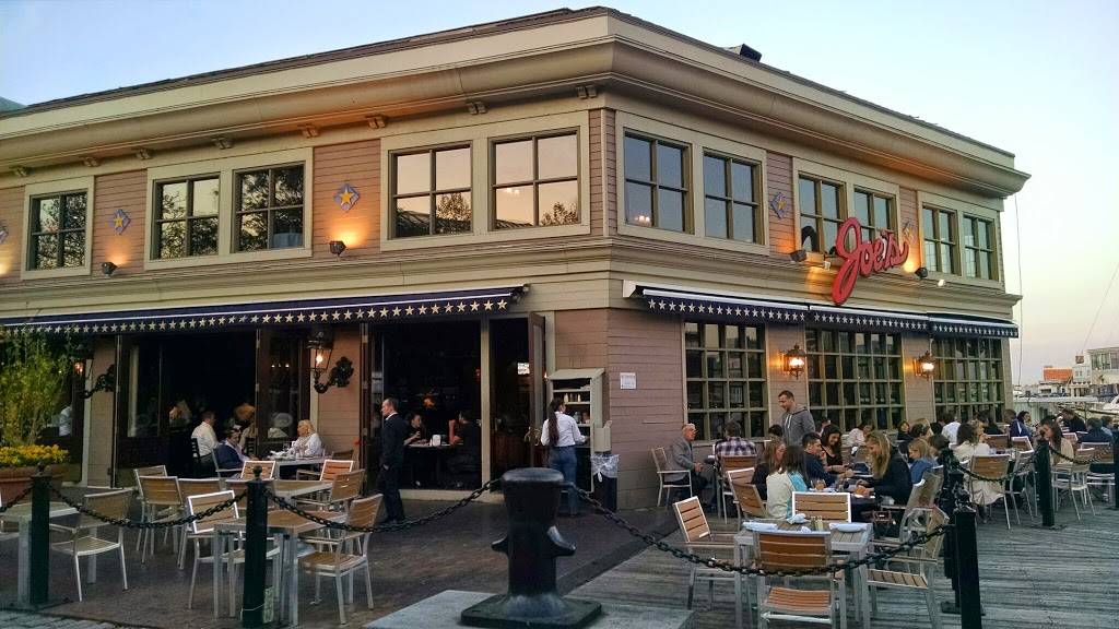 Joes American Bar & Grill | restaurant | 100 Atlantic Ave, Boston, MA 02110, USA | 6173678700 OR +1 617-367-8700