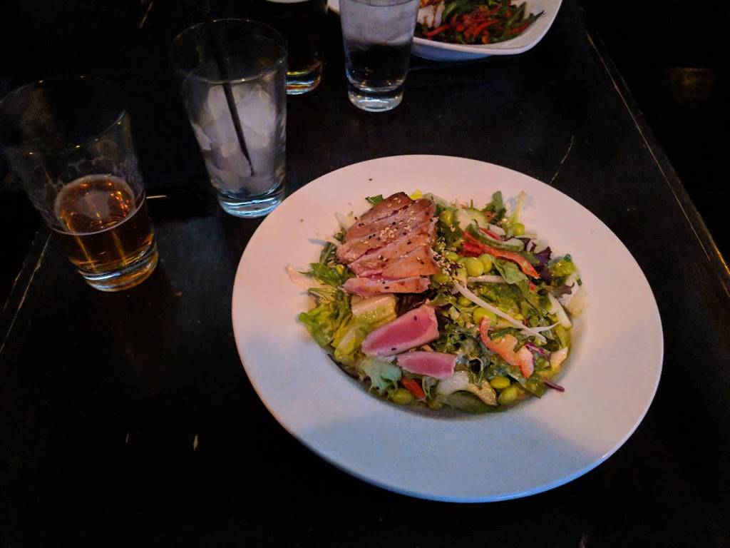 Smiths Restaurant & Bar | restaurant | 39 S 19th St, Philadelphia, PA 19103, USA | 2675462669 OR +1 267-546-2669