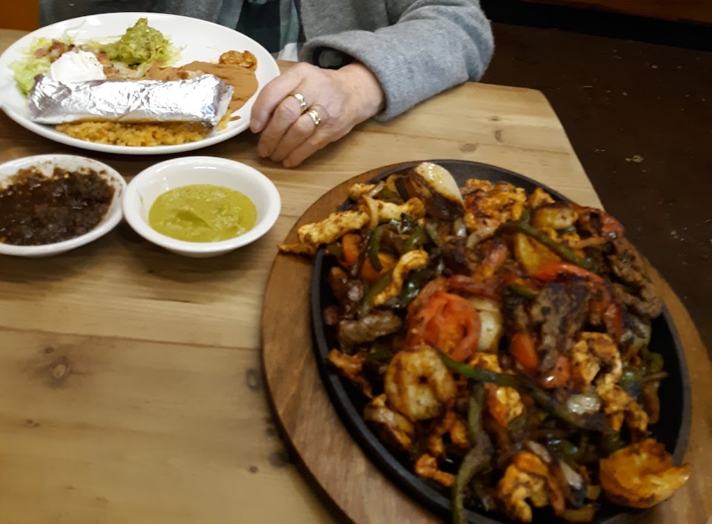 Nogal Mexican Grill | restaurant | 1296 LA-115, Deville, LA 71328, USA | 3185288592 OR +1 318-528-8592