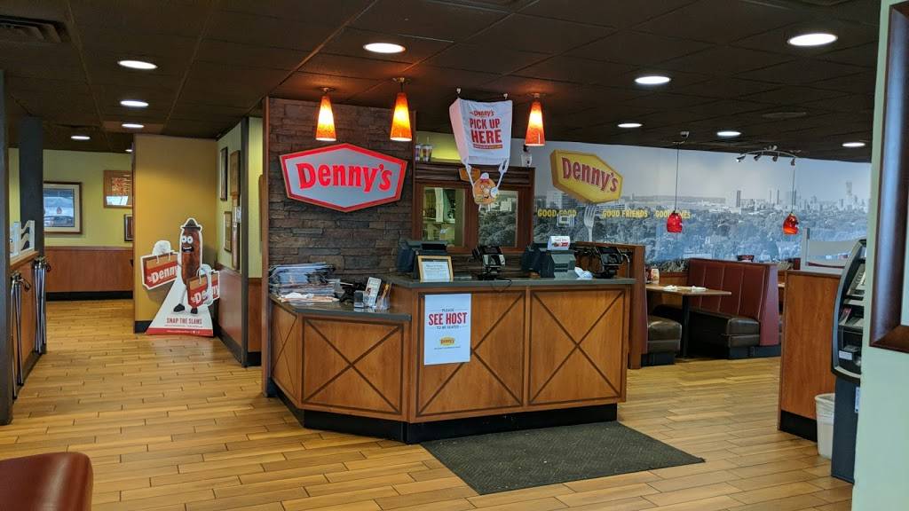 Dennys | restaurant | 8001 W Brown Deer Rd, Milwaukee, WI 53223, USA | 4143556865 OR +1 414-355-6865