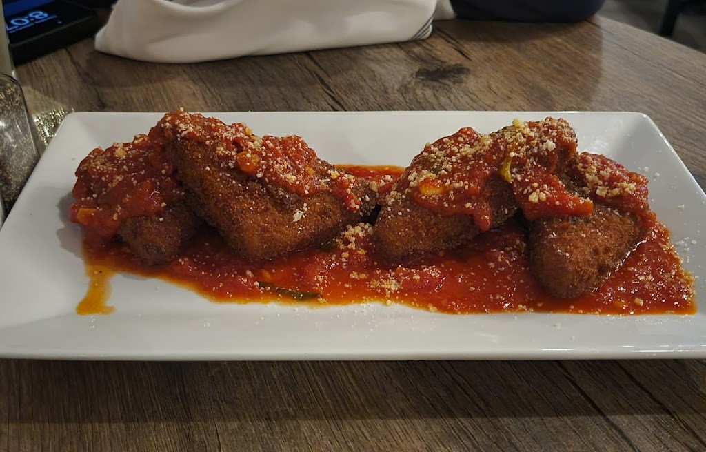 Oak Beach Bar + Grill | restaurant | 291 Captain Thomas Blvd, West Haven, CT 06516, USA | 2034793500 OR +1 203-479-3500