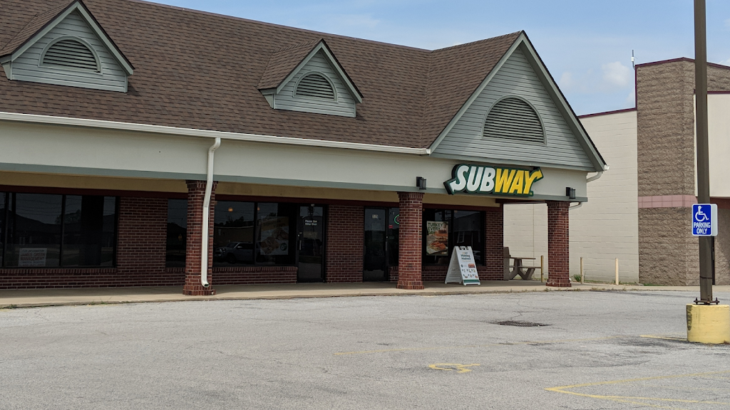 Subway | restaurant | 525 Troy Plaza, Troy, IL 62294, USA | 6186678152 OR +1 618-667-8152