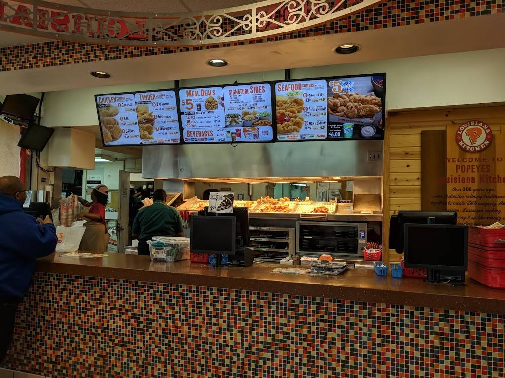Popeyes Louisiana Kitchen | restaurant | 4621 Silver Hill Rd, Suitland, MD 20746, USA | 3014201600 OR +1 301-420-1600