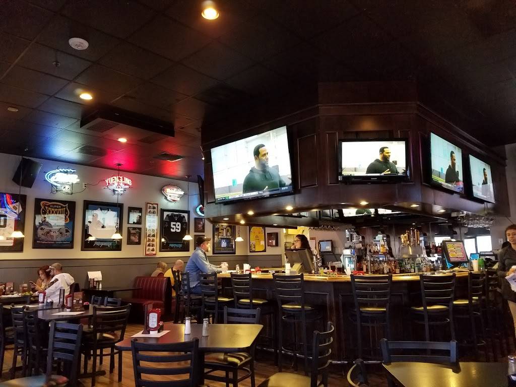 Sports Page Food & Spirits | restaurant | 179 Cross Center Dr, Denver, NC 28037, USA | 7048276283 OR +1 704-827-6283