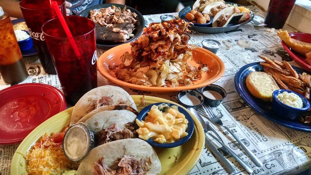 Tony Gores Smoky Mountain BBQ & Grill | restaurant | 1818 Winfield Dunn Pkwy, Sevierville, TN 37876, USA | 8654297771 OR +1 865-429-7771