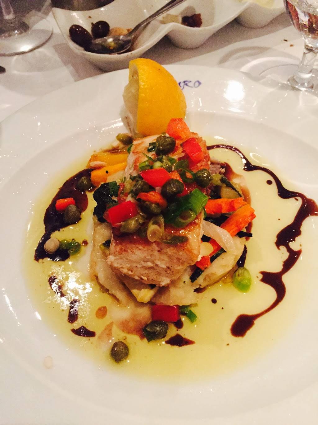 Douro | restaurant | 6518 Boul St-Laurent, Montréal, QC H2S 3C6, Canada | 5142736969 OR +1 514-273-6969