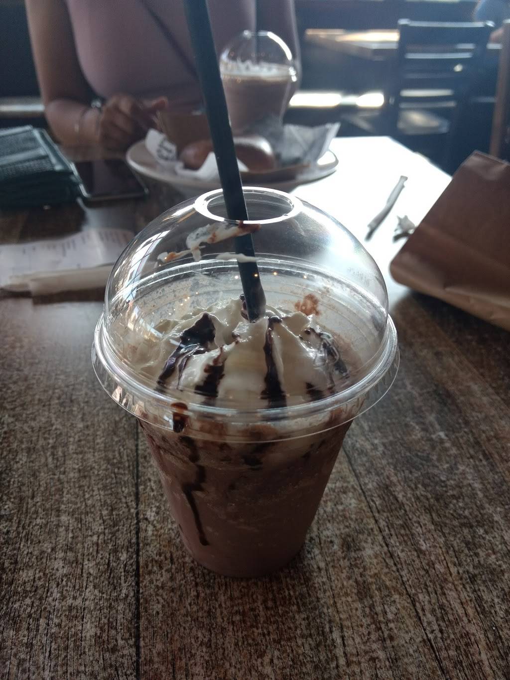 Robust Coffee Lounge | cafe | 6300 S Woodlawn Ave, Chicago, IL 60637, USA | 7738914240 OR +1 773-891-4240