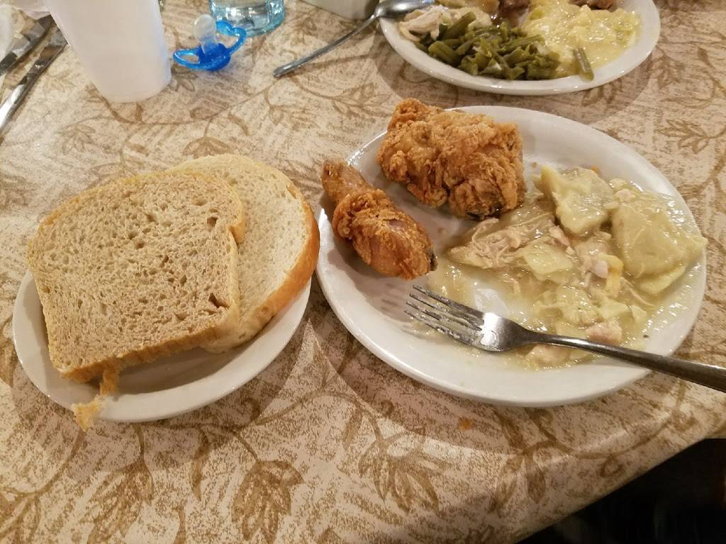 Gasthof Amish Village | bakery | 6747 E Gasthof Village Rd, Montgomery, IN 47558, USA | 8124862600 OR +1 812-486-2600