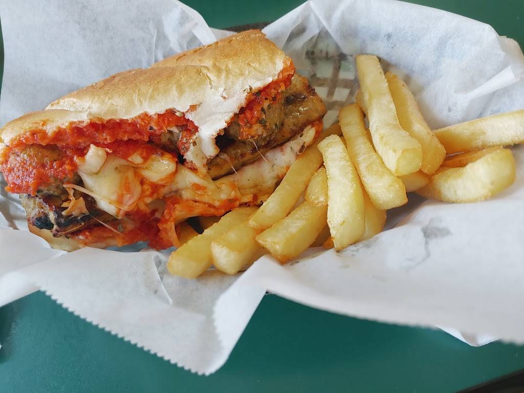 Santinos Pizza | restaurant | 2 Main St, Oakfield, NY 14125, USA | 5859485266 OR +1 585-948-5266