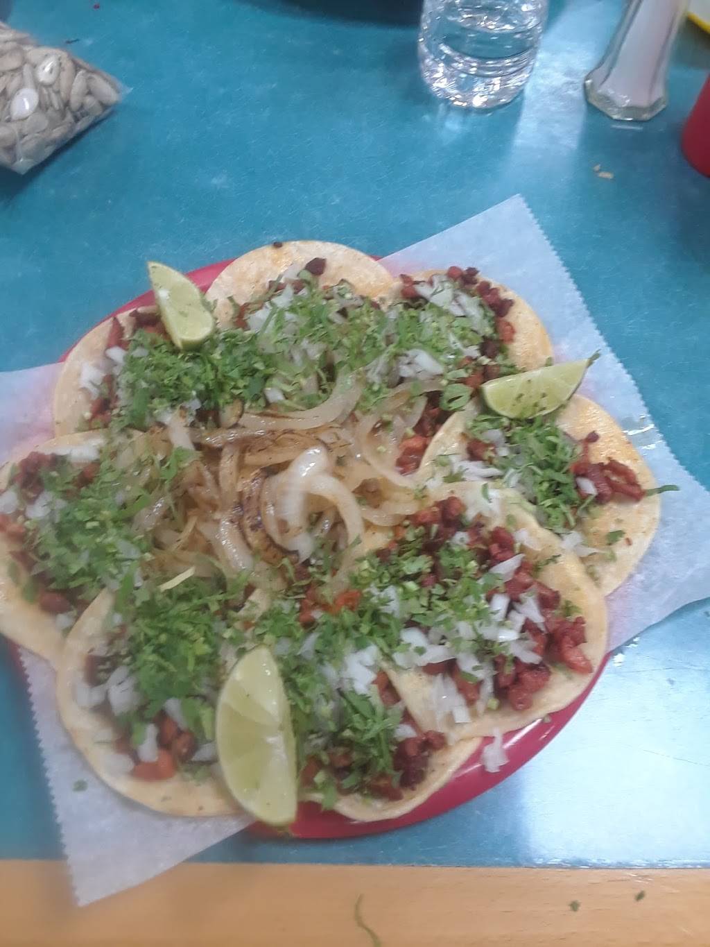 La Potosina | restaurant | 3333 E Division St, Arlington, TX 76011, USA | 8175836640 OR +1 817-583-6640