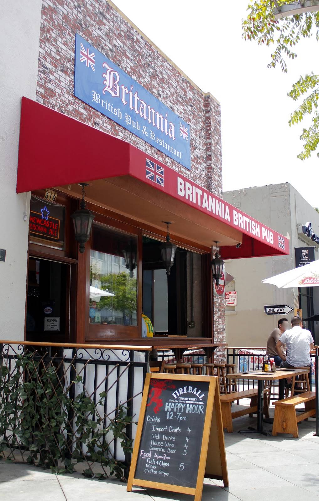 Britannia Pub | restaurant | 318 Santa Monica Blvd, Santa Monica, CA 90401, USA | 3104585350 OR +1 310-458-5350