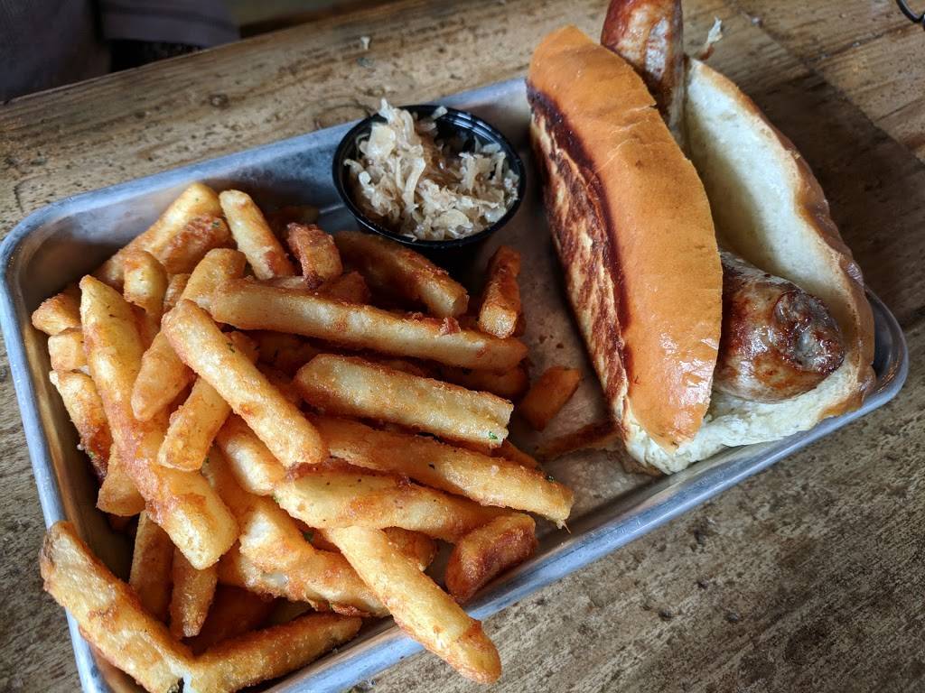 Fest | restaurant | 7044 Woodlake Commons Loop, Midlothian, VA 23112, USA | 8048182134 OR +1 804-818-2134