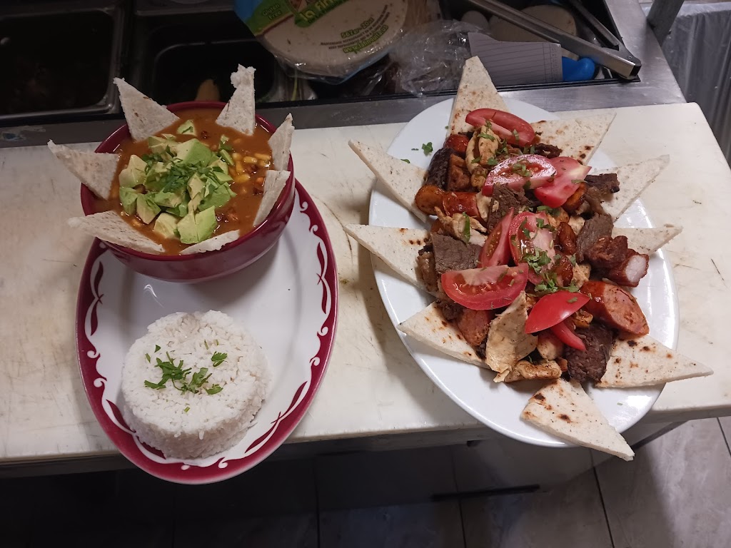 Los parceros restaurant | restaurant | 253 S Colony Rd, Wallingford, CT 06492, USA | 2036269647 OR +1 203-626-9647