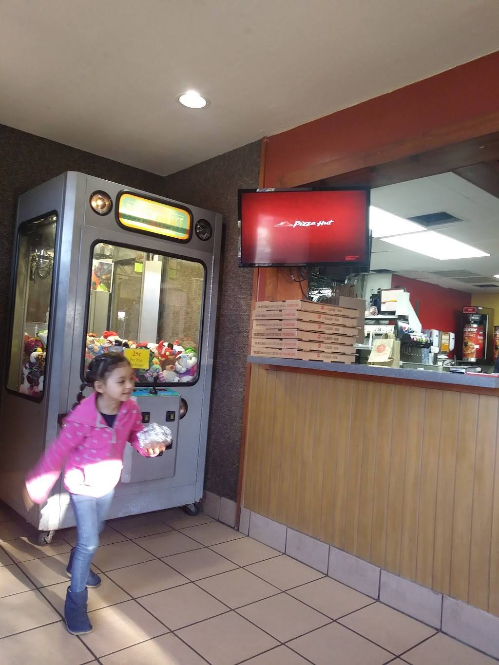 Pizza Hut | restaurant | 1926 Goliad Rd, San Antonio, TX 78223, USA | 2107984800 OR +1 210-798-4800