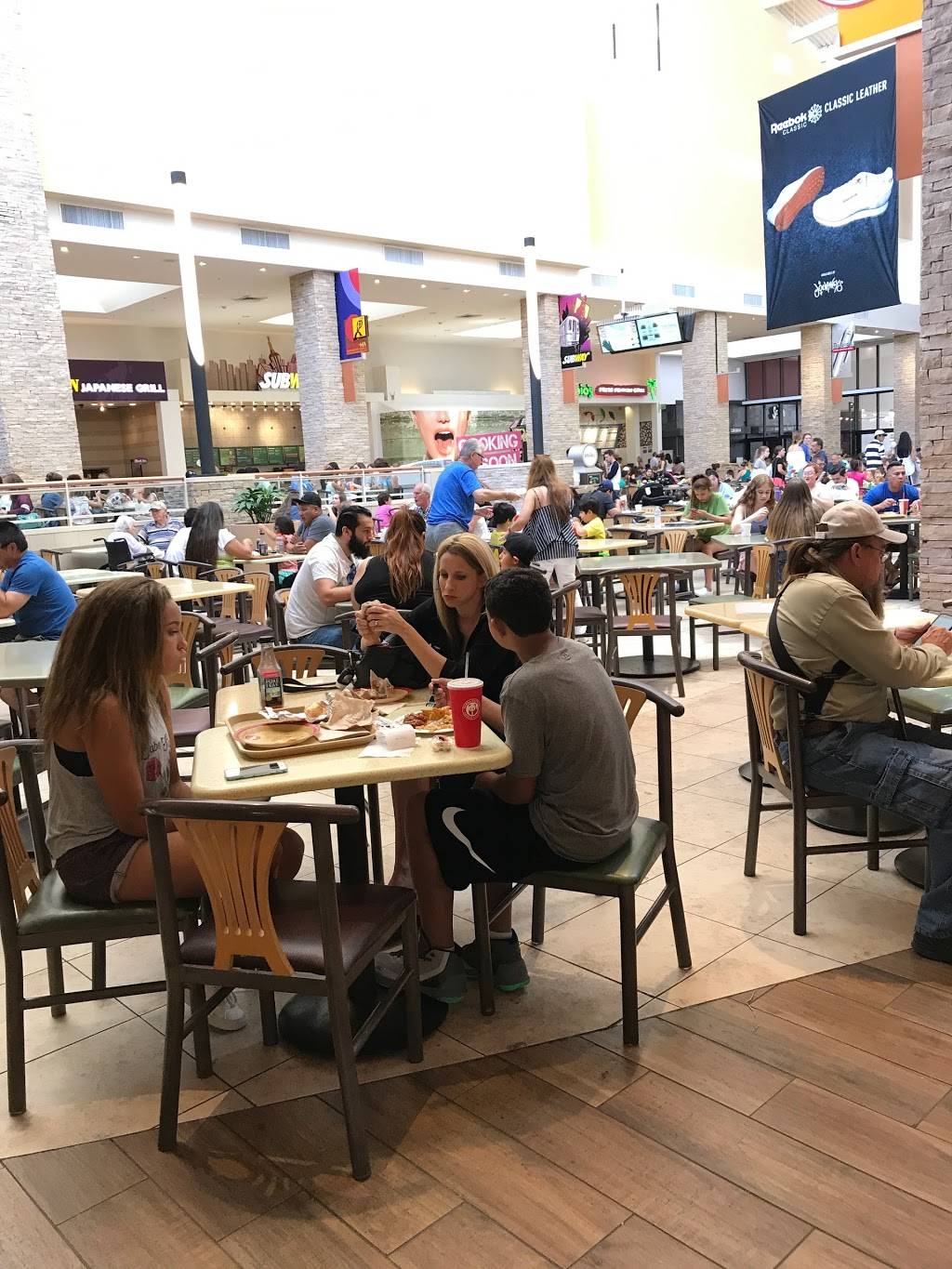 Kona Grill | restaurant | 3111 W Chandler Blvd, Chandler, AZ 85226, USA | 4807921711 OR +1 480-792-1711