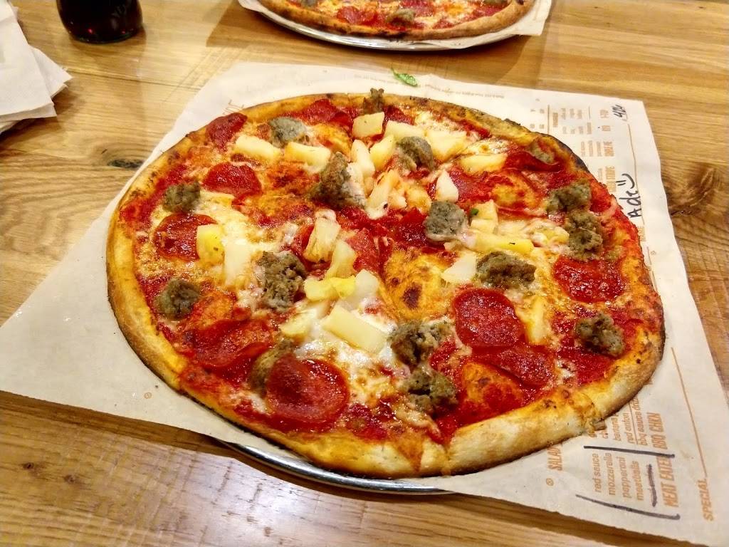Blaze Pizza | meal takeaway | 2907 N Oakland Ave, Milwaukee, WI 53211, USA | 4145091440 OR +1 414-509-1440