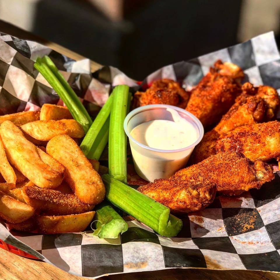 Brownies The Shed Grille & Bar | restaurant | 9900 Linn Station Rd, Louisville, KY 40223, USA | 5023269830 OR +1 502-326-9830