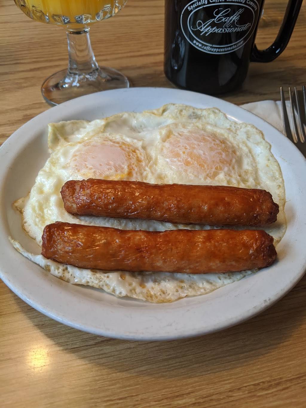 Varsity Inn Restaurant | restaurant | 1801 N 34th St, Seattle, WA 98103, USA | 2065472161 OR +1 206-547-2161