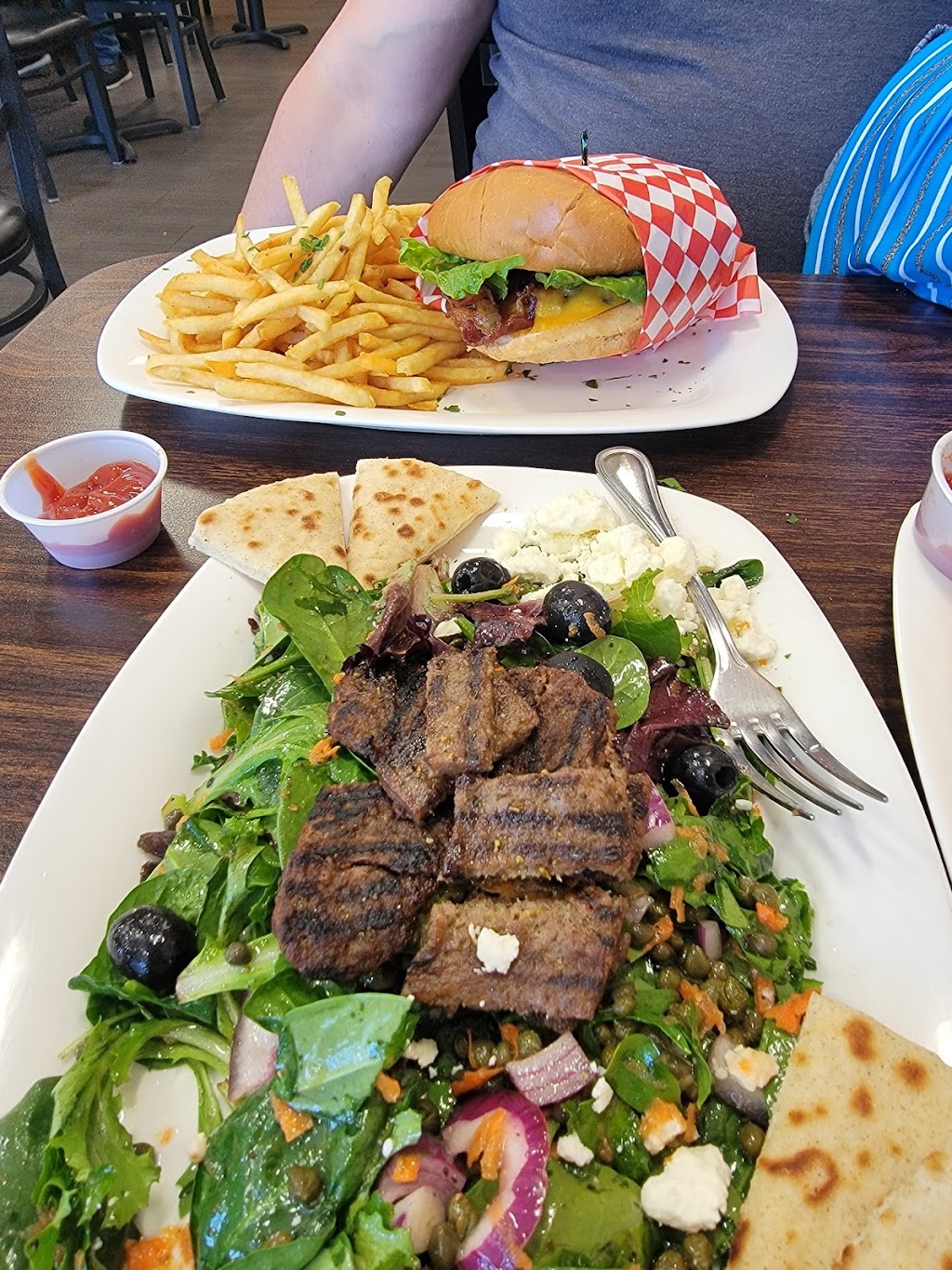 Grill & Chill | restaurant | JGQF+XJX, Lompoc, CA 93436, USA | 8055886307 OR +1 805-588-6307